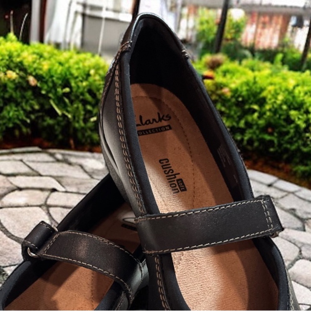 Shoes By Clarks - Picture 3 of 17